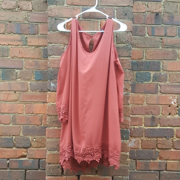 GORGEOUS salmon color cold shoulder top - Picture 2 of 6